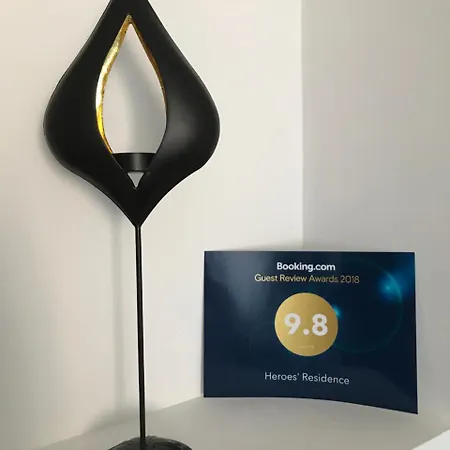 Heroes' Apartamento